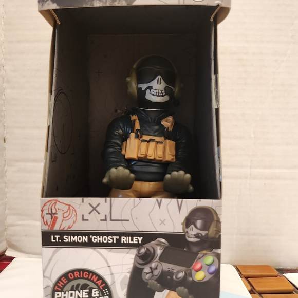 Lt. Simon 'Ghost' Riley Figure - Picture 1 of 5